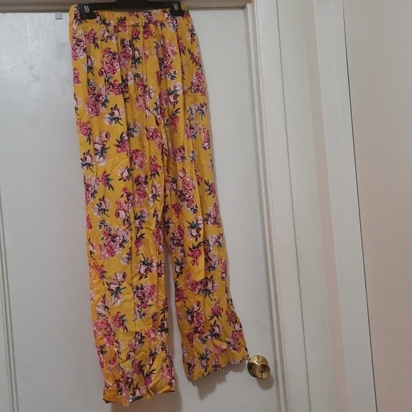 NWT HAPPY LEGS PANT. - Picture 2 of 7